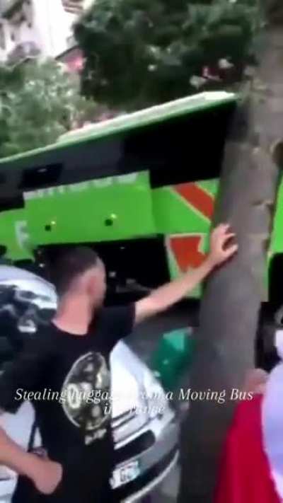 Stealing luggage from a moving bus