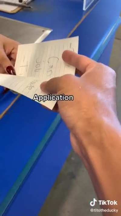 Esta tan dura la crisis que voy a poner a mi pato a trabajar