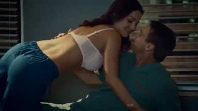 Imagine Erica Durance going down on you like this! 😎