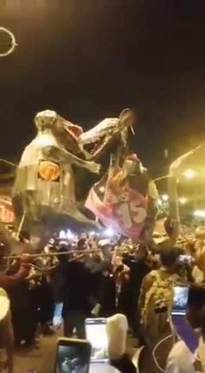 OJAL&Aacute; PUSIERAN ESE ESMERO EN SACAR AL PA&Iacute;S ADELANTE CSMR