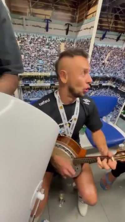 "o yuri alberto &eacute; gente boa, o yuri alberto &eacute; sensacional, eu vou tirar dois titulos da minha cole&ccedil;&atilde;o, e dar para o internacional"