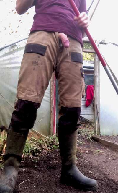 Pre cum dripping semi at work! 👨&zwj;🌾