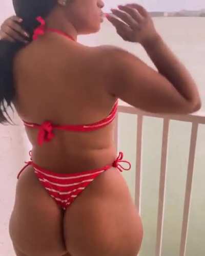 Perfect 🍑🍑
