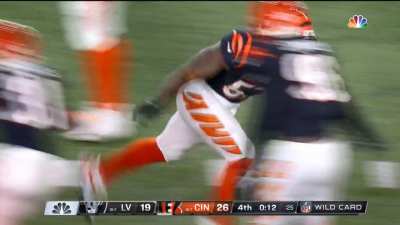 [Highlight] LV vs CIN - Carr's pass intercepted in the Red Zone