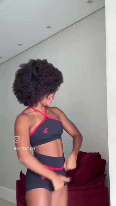 Gi Novaes pretinha gostosinha