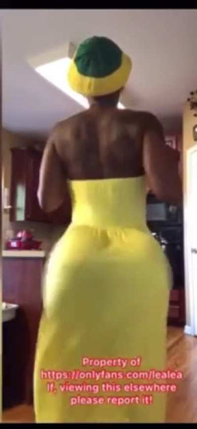 Celebrity actress/content maker Lealea or sweetlea dancing/clapping her juicy ass. I&rsquo;ve 🥜 to this video of her plenty of times, the sound and view of that juicy chocolate ass clapping in that tight dress as she talks and giggles as she claps it , mmm my w