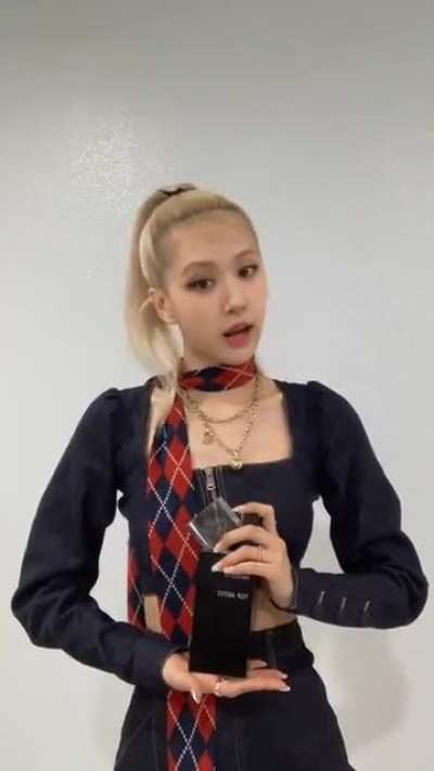 210329 Ros&eacute; TikTok Update