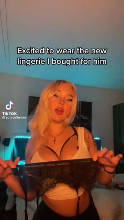 Yourgirllaraaa