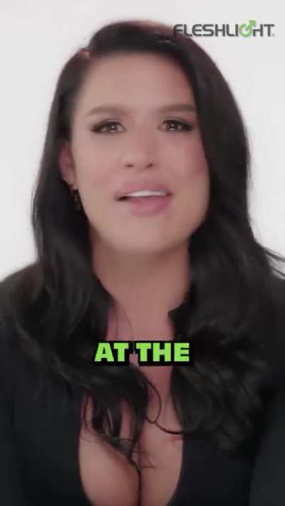 Eva Angelina &amp;amp; Zo&euml; Ligon Share Their Fan Interactions