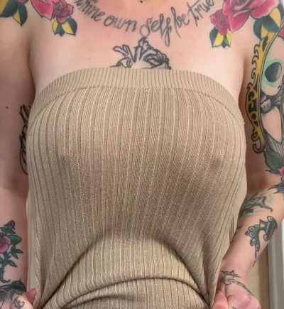 Didn&acirc;t even realize I Went to work today without a bra on. #hornynipples