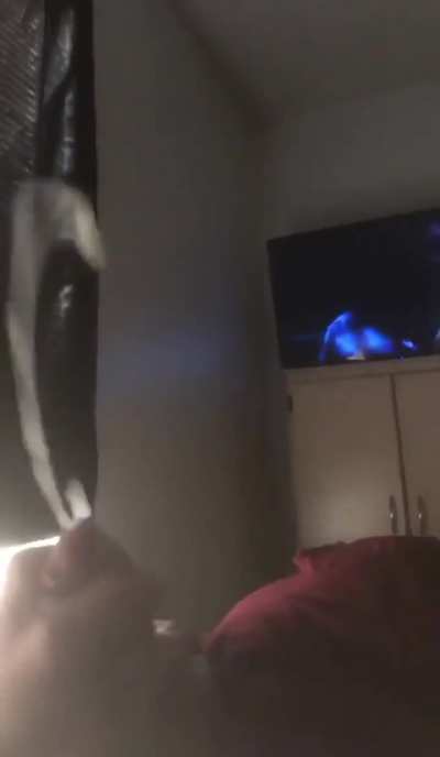 Risking the orgasm even if it means someone catching you blowing cum all over yourself like this.   Do you clímax like this? Comment what does it for you!