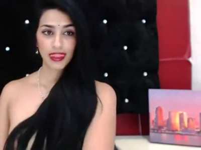 Beautiful Indian girl topless 😍