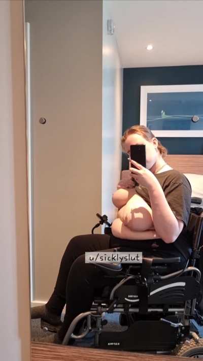 Meet me in my hotel room and take me for a ride ♿