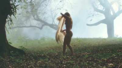 Lu&iacute;sa Sonza, in short film Escandalo Int&iacute;mo (2024). She's a brazilian pop singer.