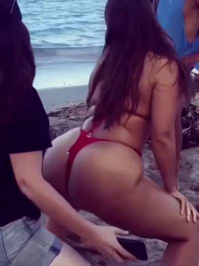 Bikini twerk