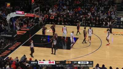 [Highlight] Embiid finds PJ Tucker who gets the And-1 through contact