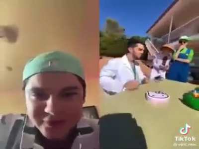 🤯