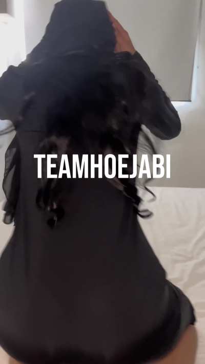 time to twerk a little bit for you habibi 
All episodes are available  in 1 folder for $80 here  🕋 allmy<wbr>links<wbr>.com/<wbr>teamh<wbr>oejab<wbr>i 🕋 