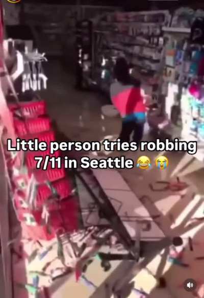 Dwarf Robbing 7-11 &ldquo;Fill that bag up right now!&rdquo;