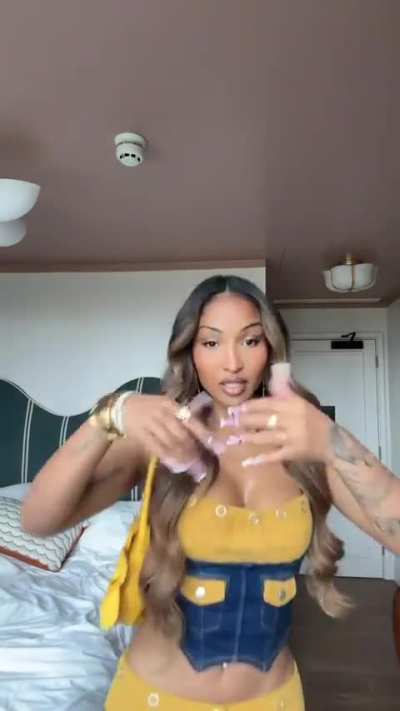 Shenseea - Boss Up!! | via TikTok