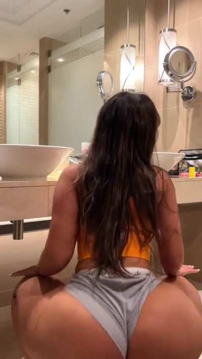 👀