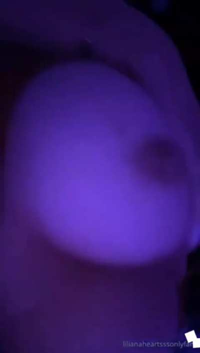 Bigass dildo!!