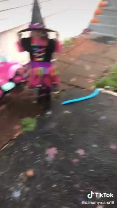Dana’s Halloween TikTok. Wait for it…