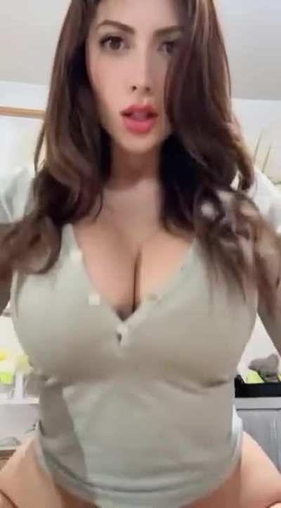 Liz Montando 5