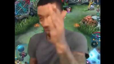 saber ult be like :