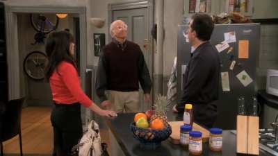 Larry imitates George; fails miserably