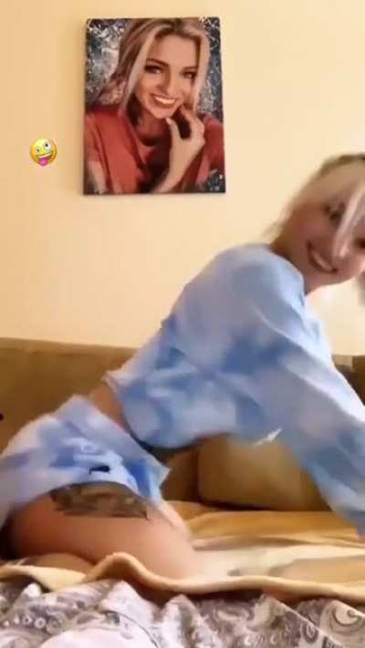 Imagine her riding))