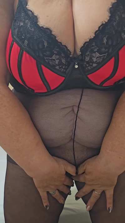 I hope you noticed i am not wearing any panty.
