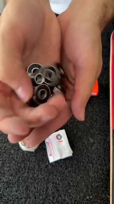 Setting up a skateboard