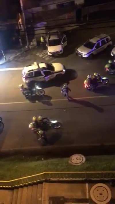 This is happening in Buenos Aires, Medell&iacute;n, they are already beginning to attack in houses, please spread this, THEY ARE KILLING US.