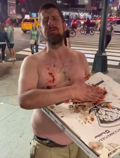 &ldquo;He rawdoggin that pizza&rdquo;.