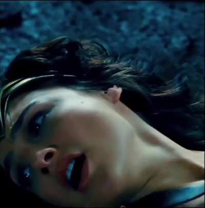 Faces that women make during delivery