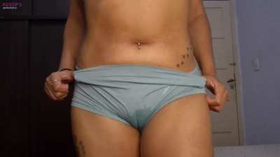 There is nothing more pleasant than waking up with wet pants, don't you think?