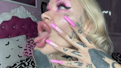 👅👅👅