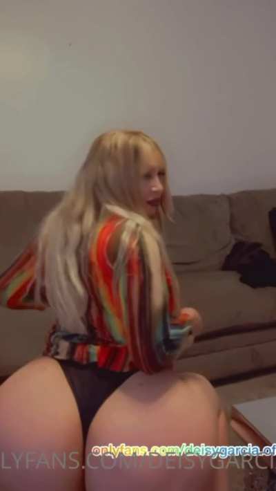 Slim waist heavy booty