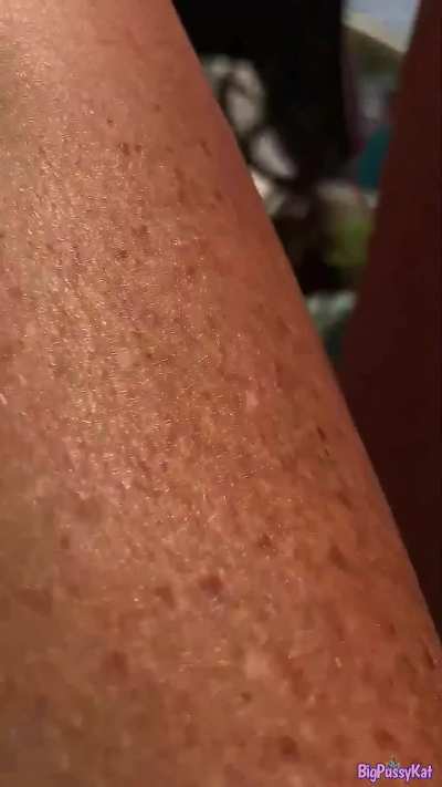 Your MILF and my wife Kathy masturbates and squirts while spread eagle at the pool.