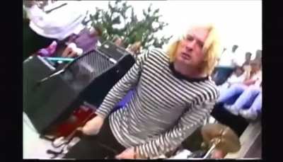 Jonny greenwood has a Flashback.