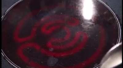Certain materials feature a shape memory effect &mdash; after deformation, they return to their original shape when heated.