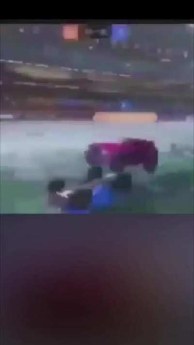 😳