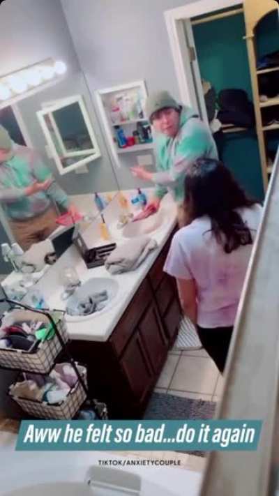 &ldquo;How to get a free makeup shopping spree from your man&rdquo;