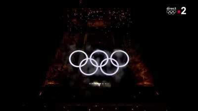 WOW C&eacute;line Dion just performed for the first time in four years on the Eiffel Tower for the Olympics opening ceremony in Paris