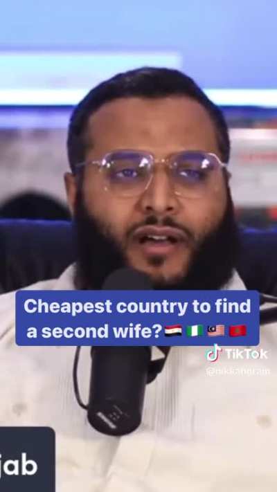 Why would you want to be with someone who would not be with you if she was not facing intense poverty 🤦&zwj;♂️