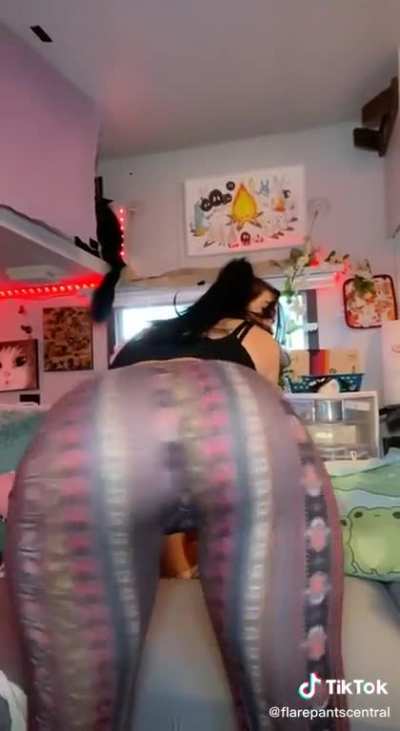 Shaking that ass 🍑
