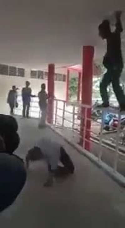 Another Kickboxer breaks his leg