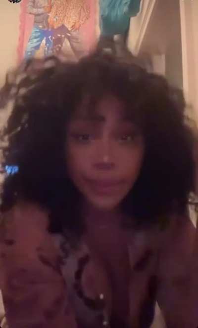imagine tittyfucking her, with that face? &eth;&yen;&micro;