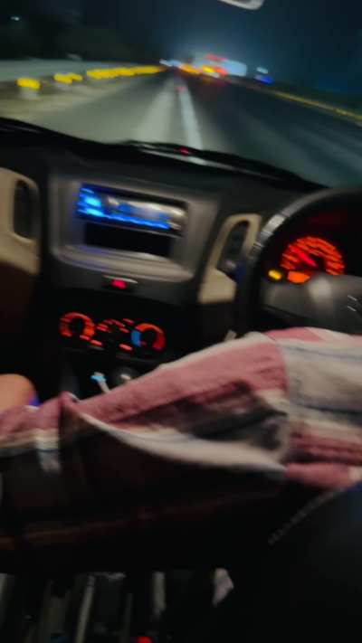Cab driver fingering pussy in Delhi